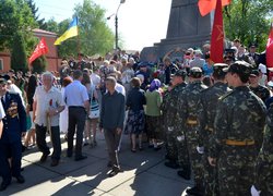 Покладання вінків і квітів до Обеліску Слави, учасниками якого стали юні вихованці військової кафедри Уманського НУС